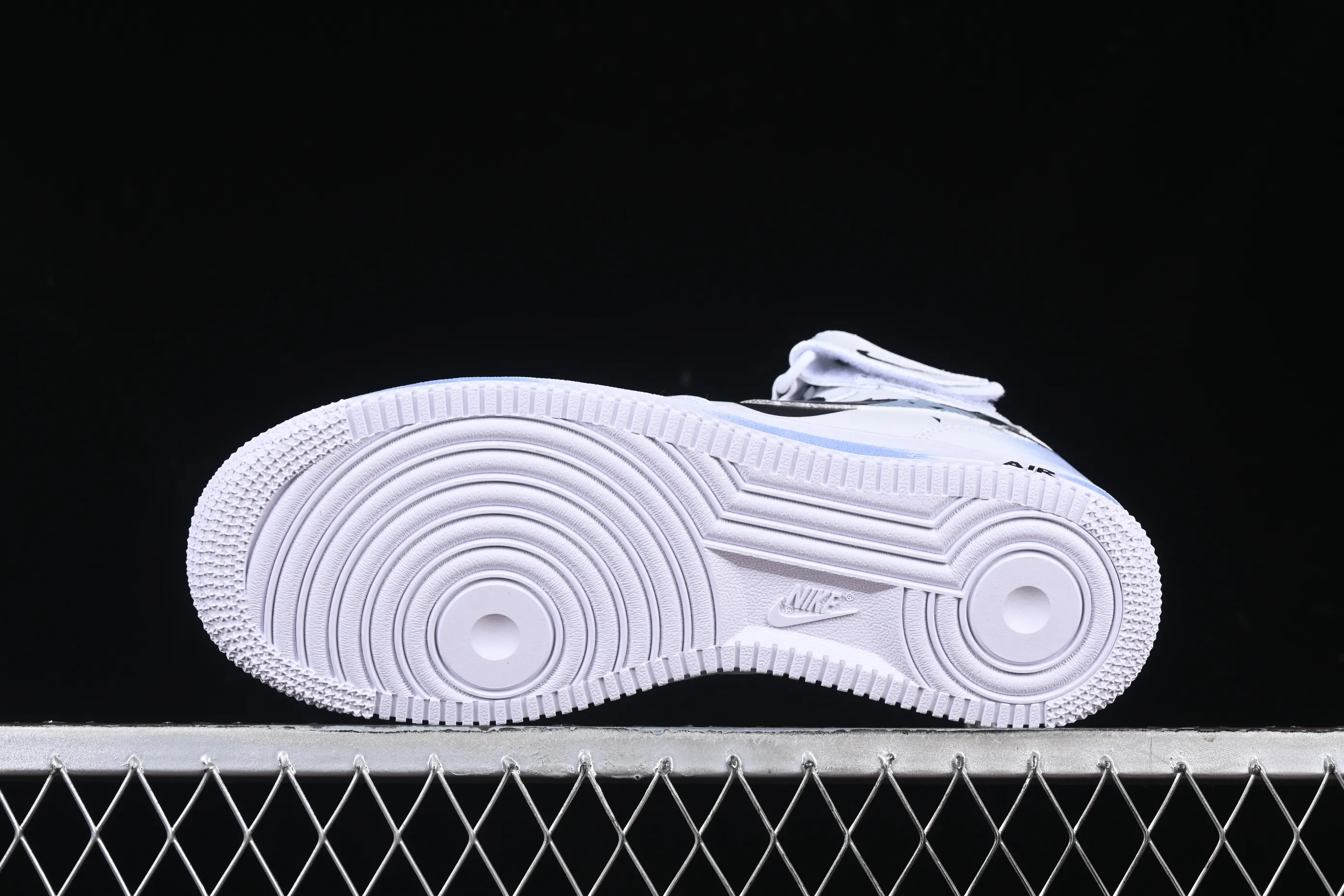 All Categories Nk Air Force 1 Air Force Series Nk Air Force 1 Mid Air Force Mid Nk Air Force 1'07 Mid Broken Hook Inkjet Painting Second Dimension Theme Air Force One Mid Casual Sneakers ZH0316-056
